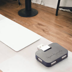 OPAVA - Giftology USB Hub With Light-Up Logo