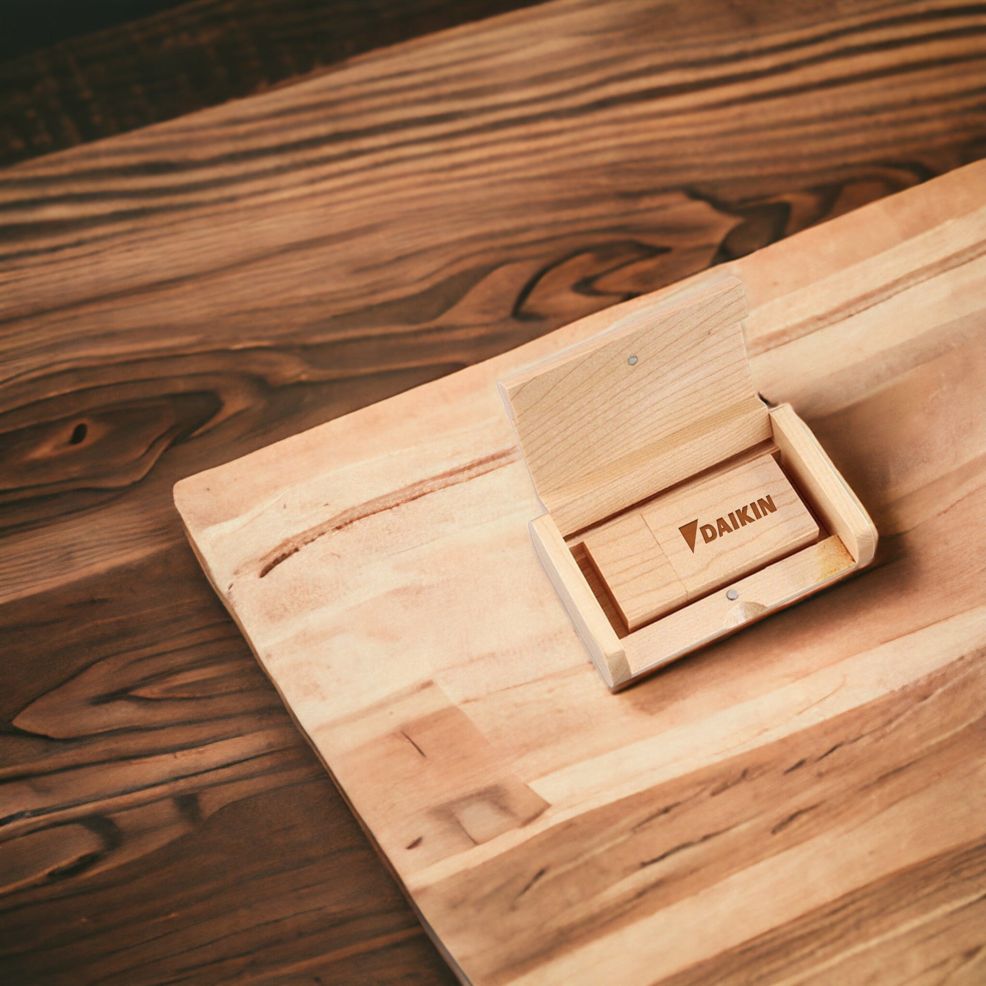 Chiavetta USB In Legno 64GB &ndash; Portachiavi Originale Con Incisione Gratis, Regalo Perfetto