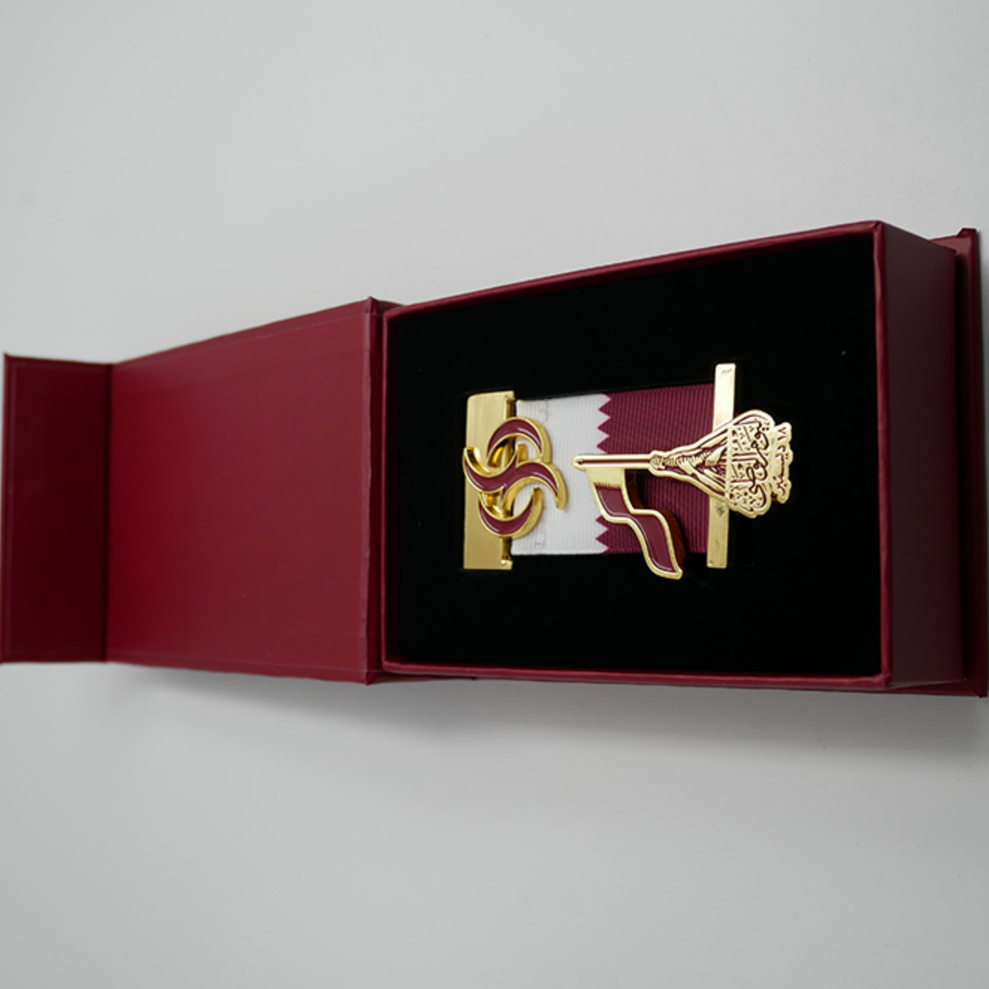 Qatar National Day Lapel Pin badge with magnet